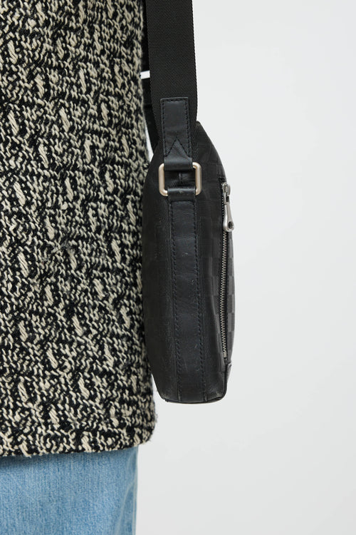 Louis Vuitton Discovery Messenger Bag