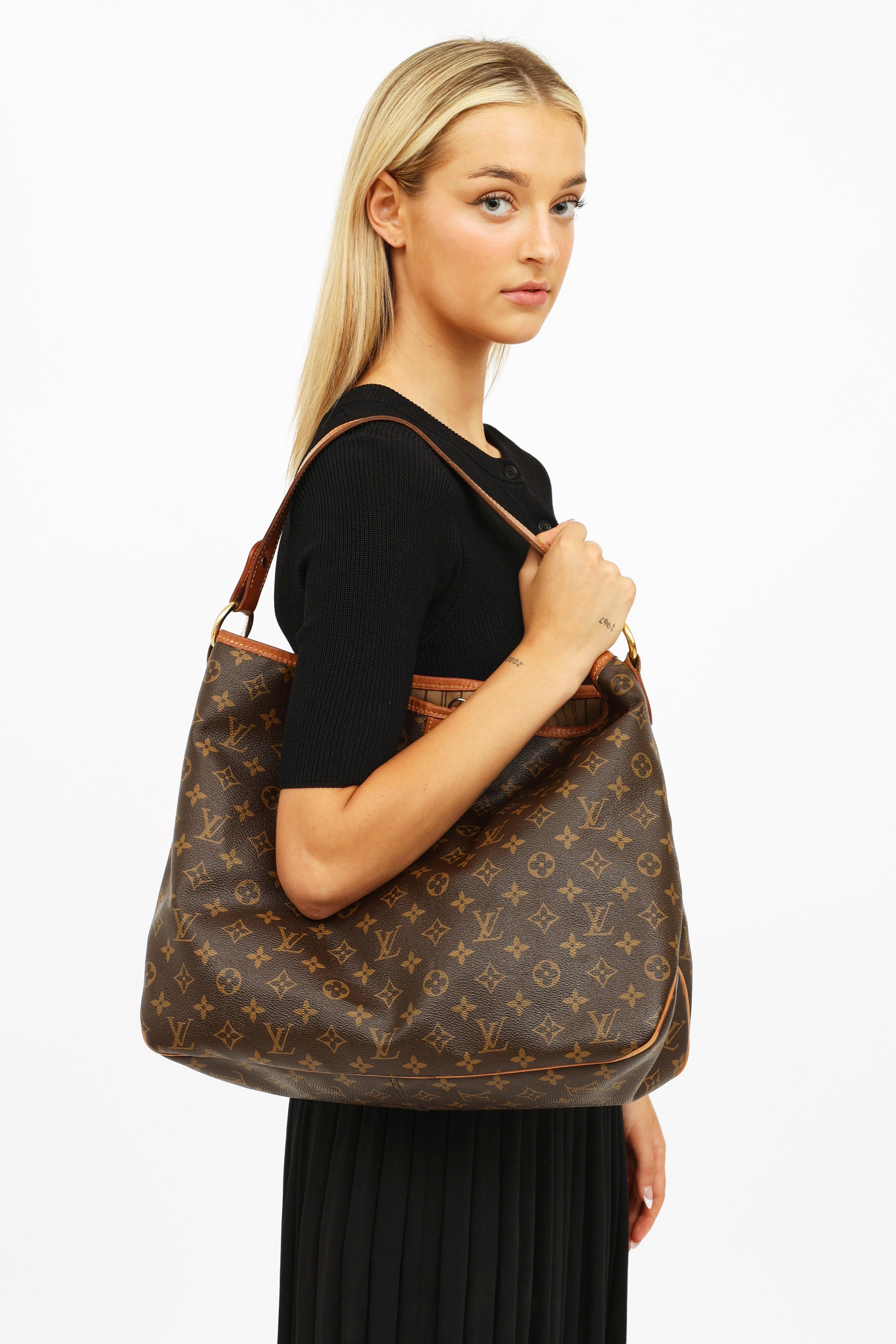Louis Vuitton Artsy GM Monogram Canvas Shoulder Bag
