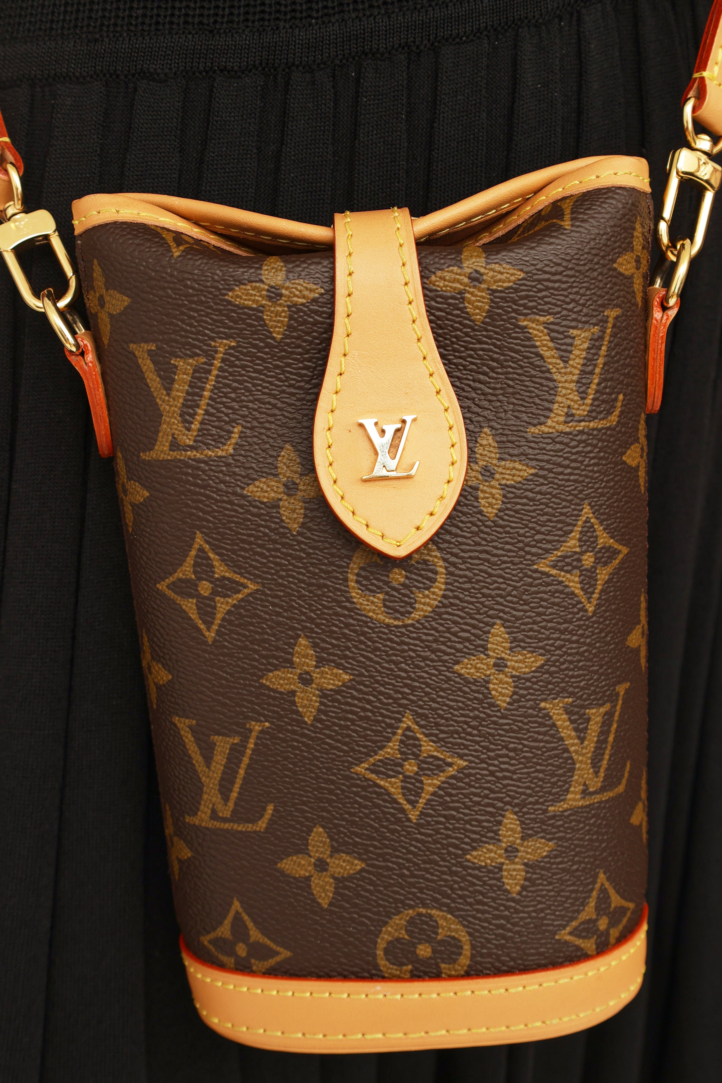 Louis Vuitton Vintage - Monogram Fold Me Pouch - Brown - Leather