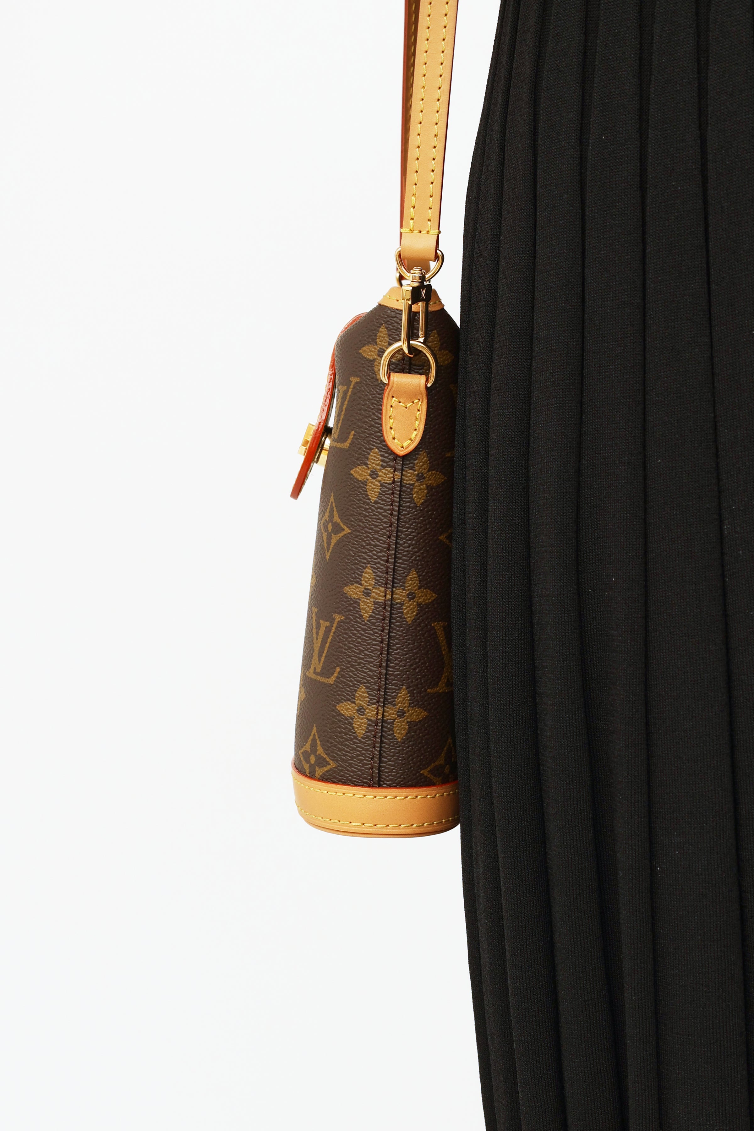 Louis Vuitton Monogram Canvas Fold Me Pouch Bag - Yoogi's Closet