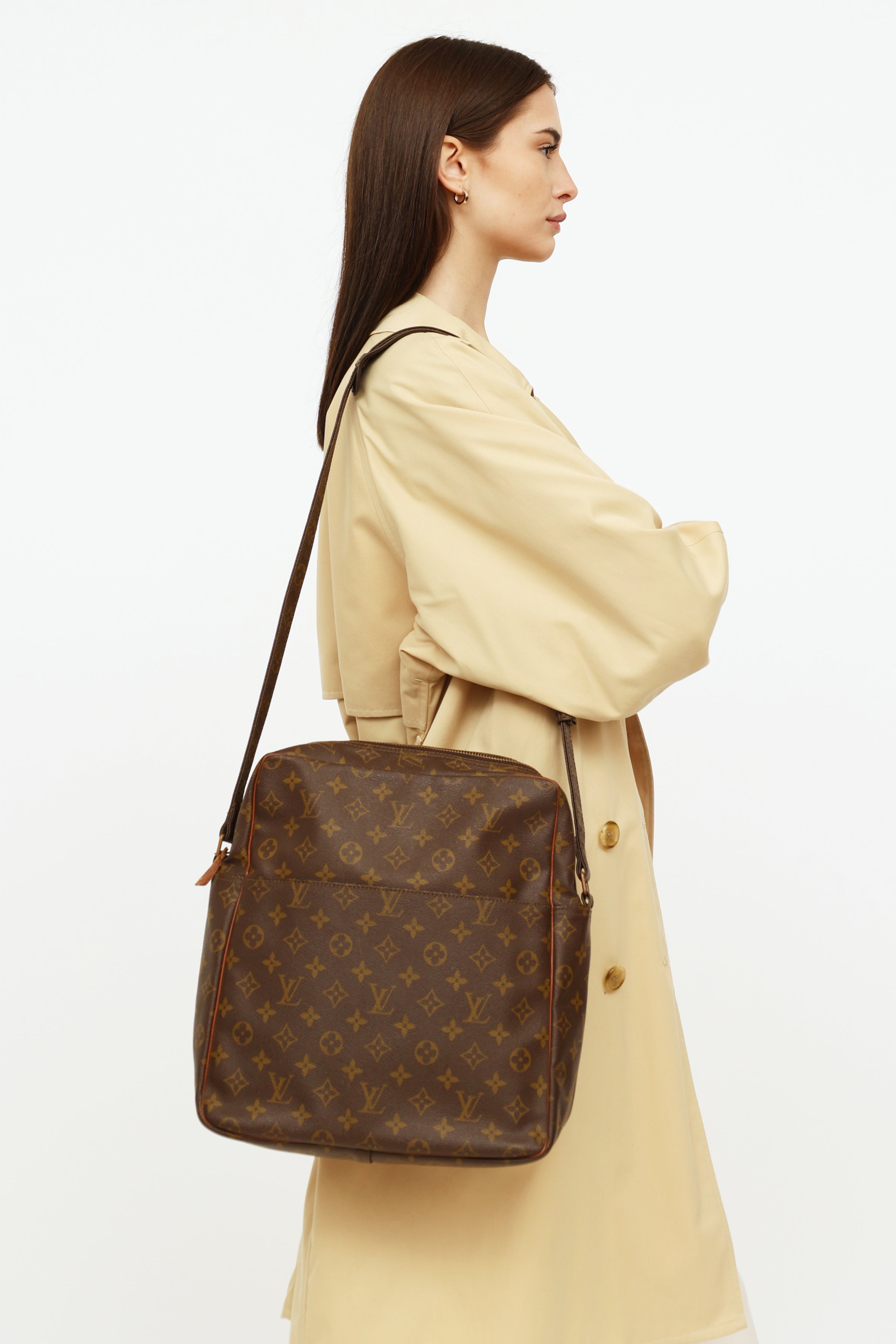 Louis Vuitton Monogram Canvas Messenger Bag on SALE