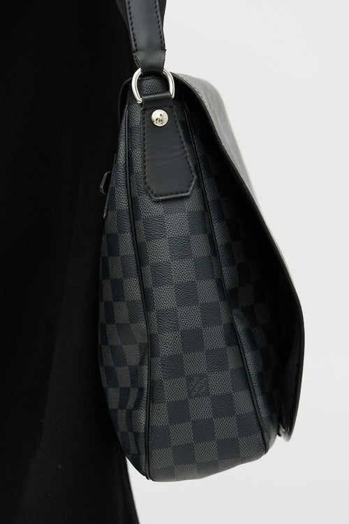 Louis Vuitton 2008 Damier Graphite Daniel MM Messenger Bag