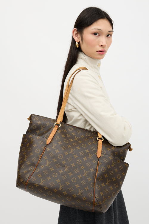 Louis Vuitton 2012 Monogram Totally MM Tote Bag