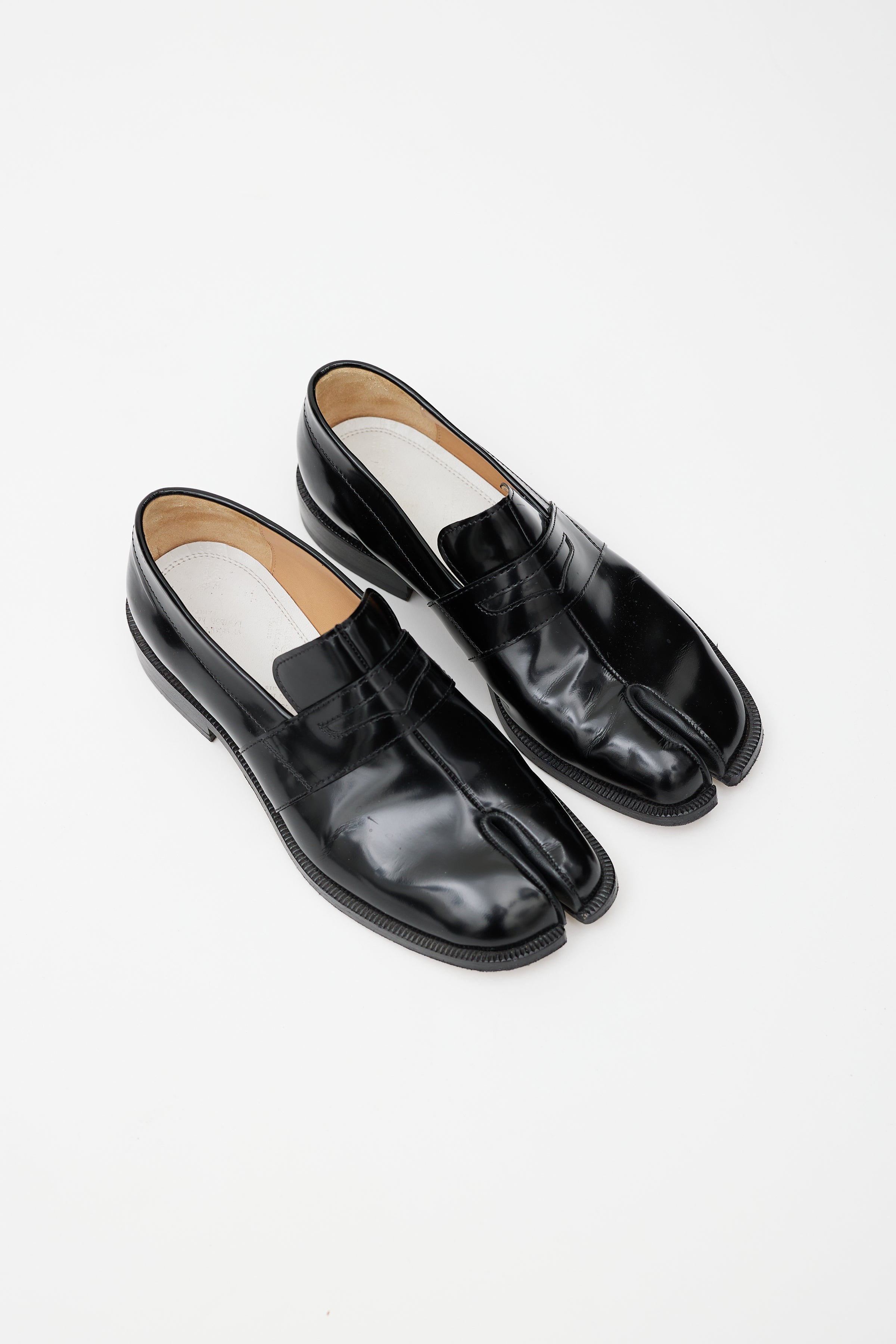 Maison Margiela // Black Leather Tabi Loafer – VSP Consignment