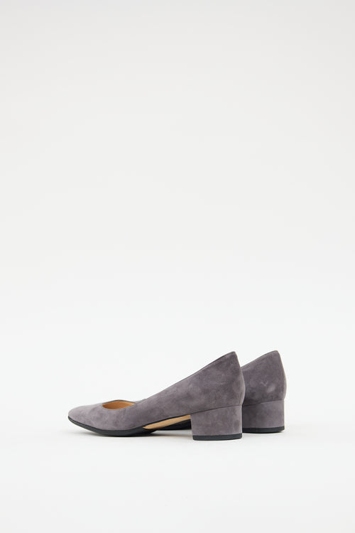 Manolo Blahnik Grey Suede Listony Pump