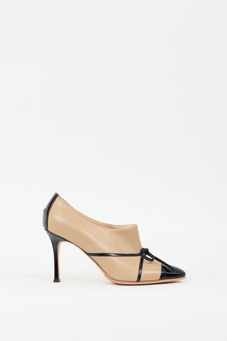 Manolo Blahnik Beige & Black Leather Bow Pump