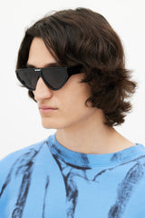 Off-White-Black-White-Gustav- 