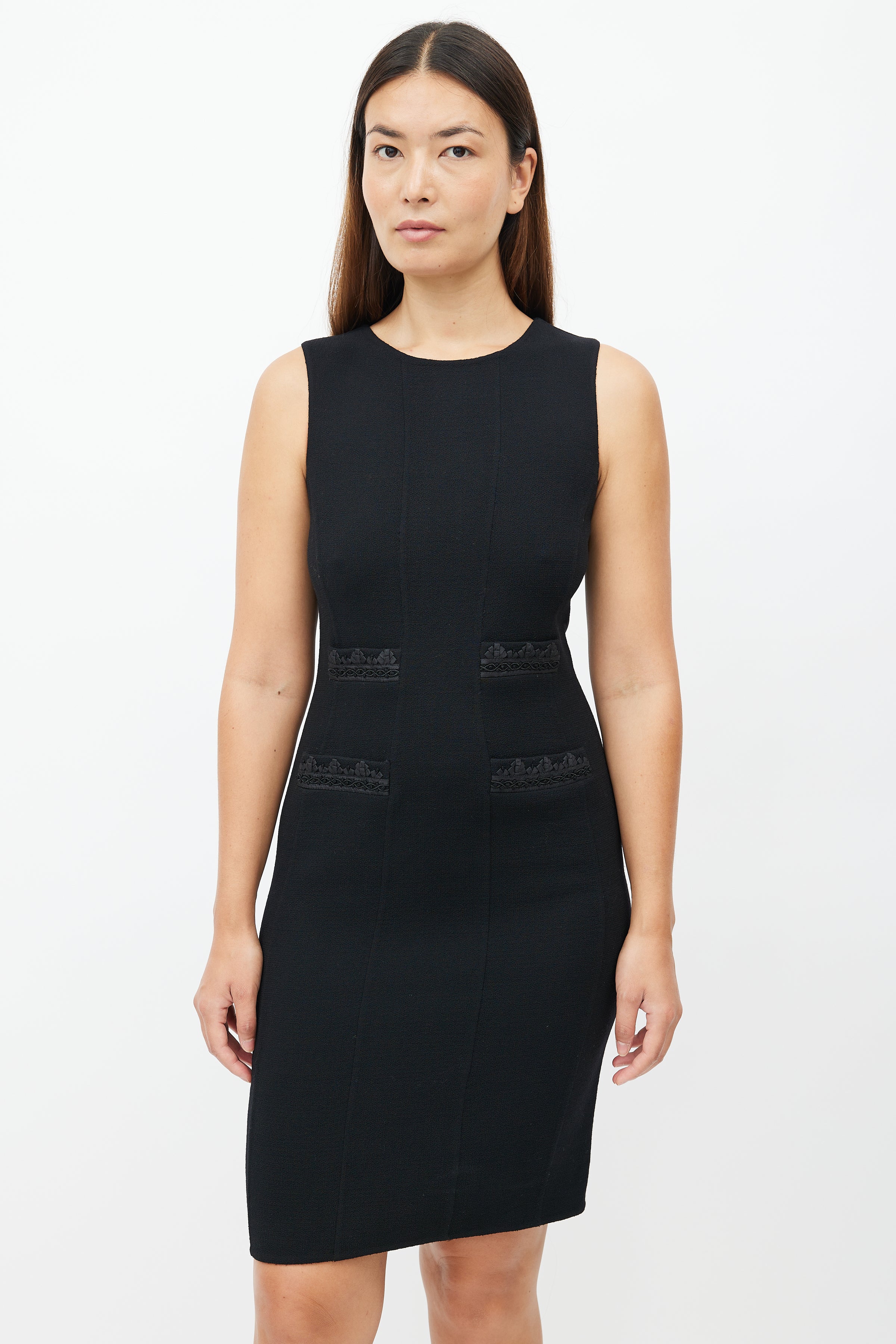Oscar de la Renta // Black Embroidered Midi Dress VSP Consignment Oscar de la Renta // Black Embroidered Midi Dress VSP Consignment