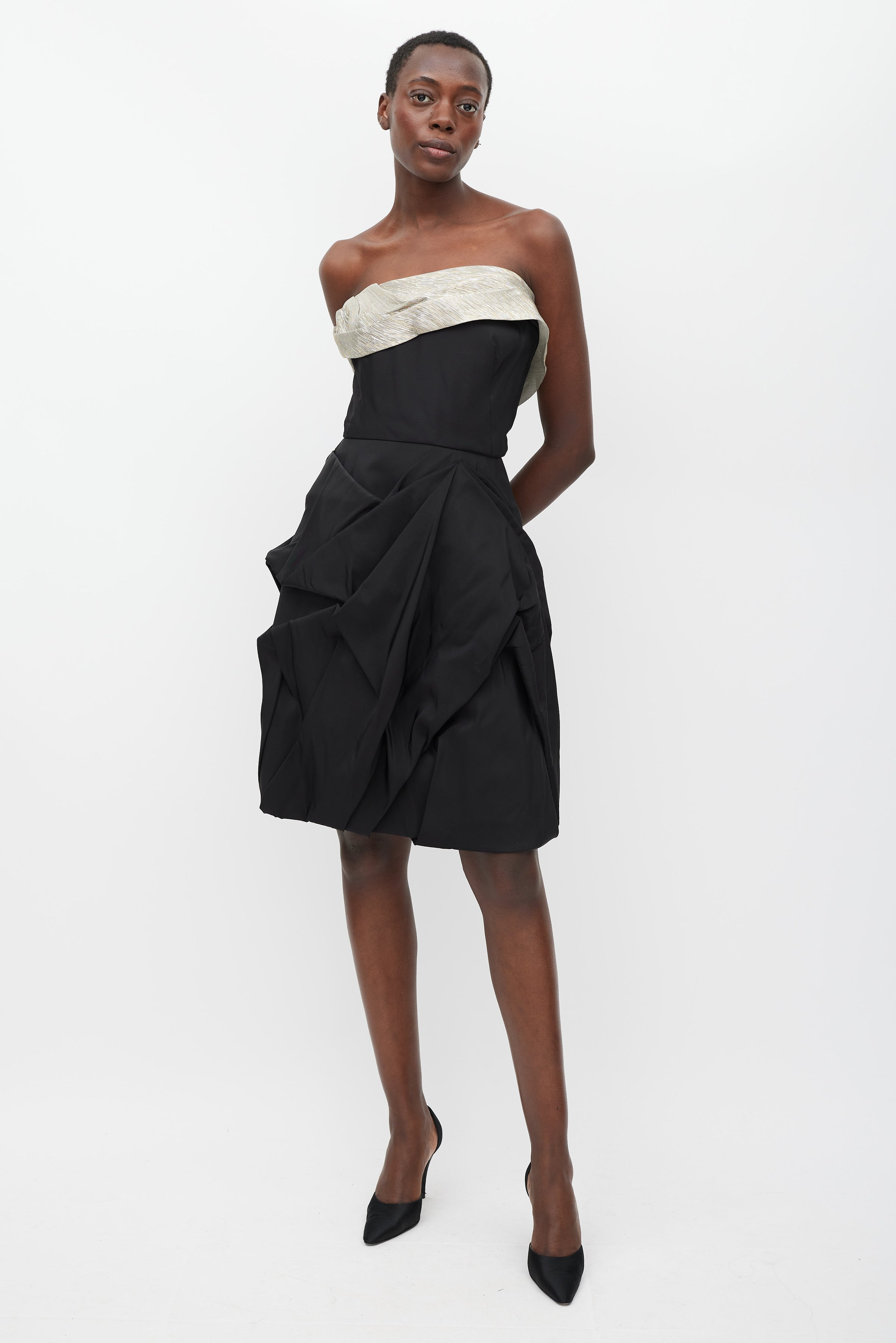 Oscar de la Renta // Black Silk Gathered Dress – VSP Consignment Oscar de la Renta // Black Silk Gathered Dress – VSP Consignment