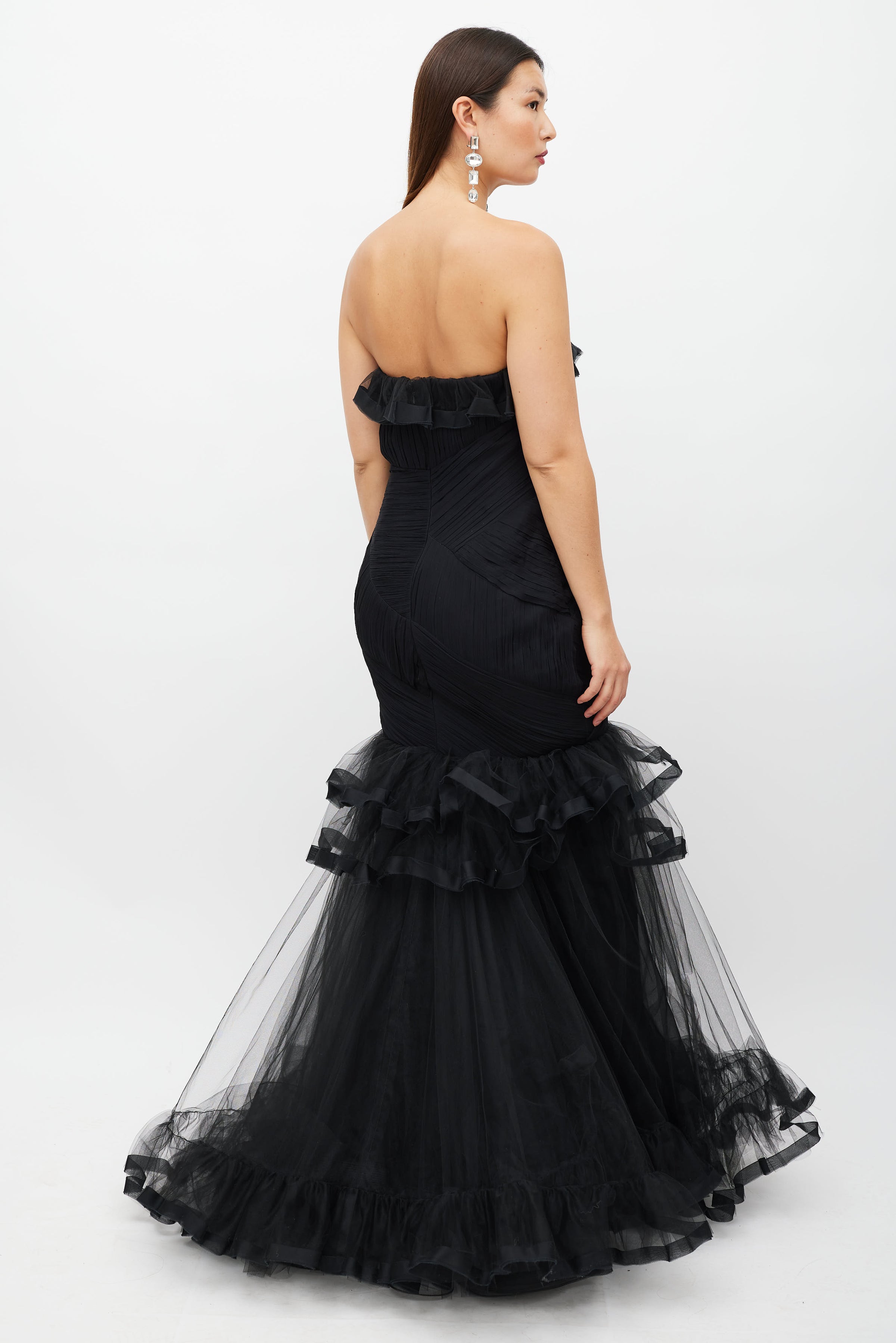 Oscar de la Renta // Black Tiered Ruffled Tulle Dress VSP Consignment Oscar de la Renta // Black Tiered Ruffled Tulle Dress VSP Consignment