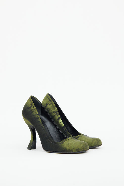 Green & Black Satin Comma Pump