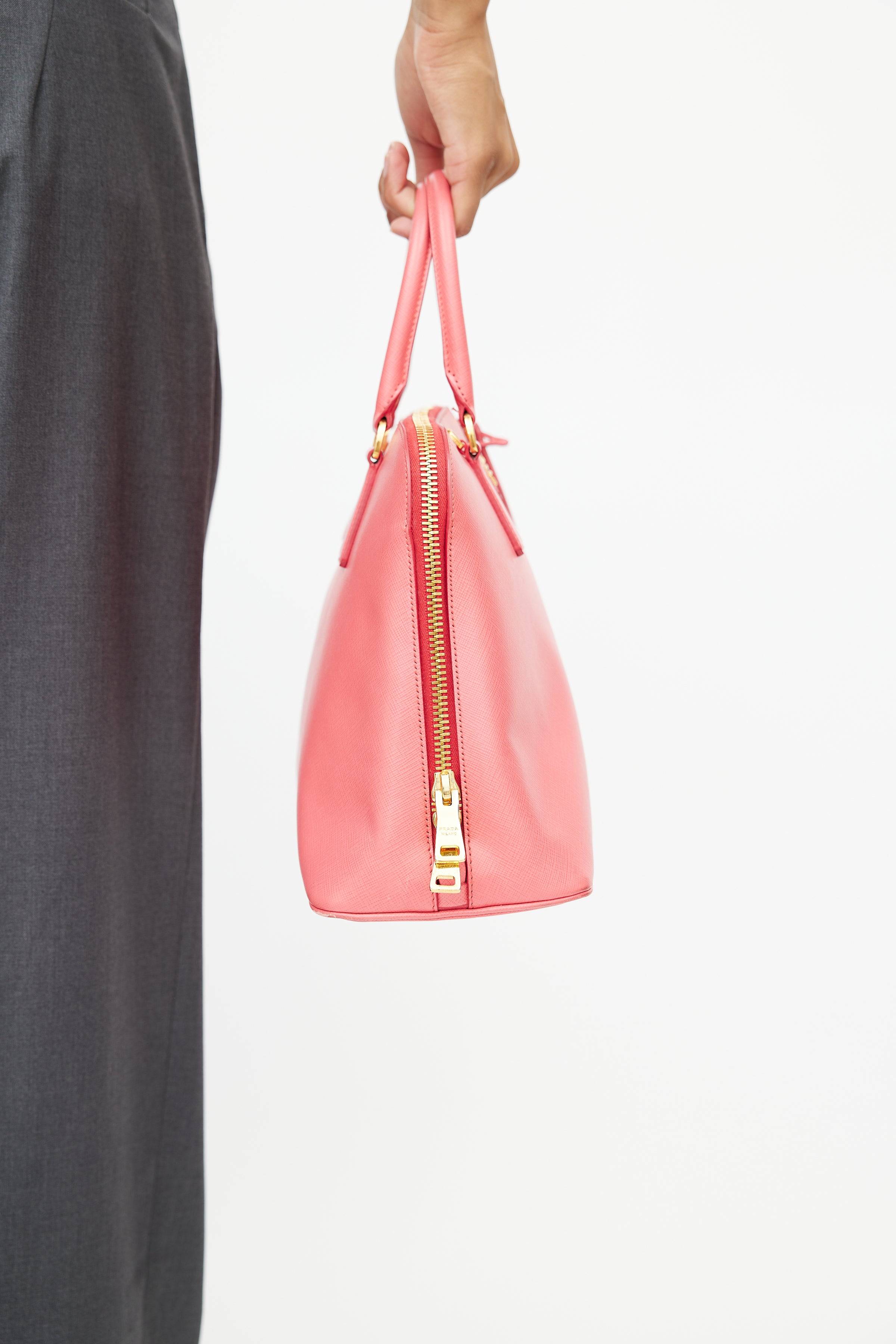 Prada pink saffiano Promenade bag 🌸#pradabags . . Find additional