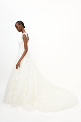 Pronovias Lace Wedding Dress