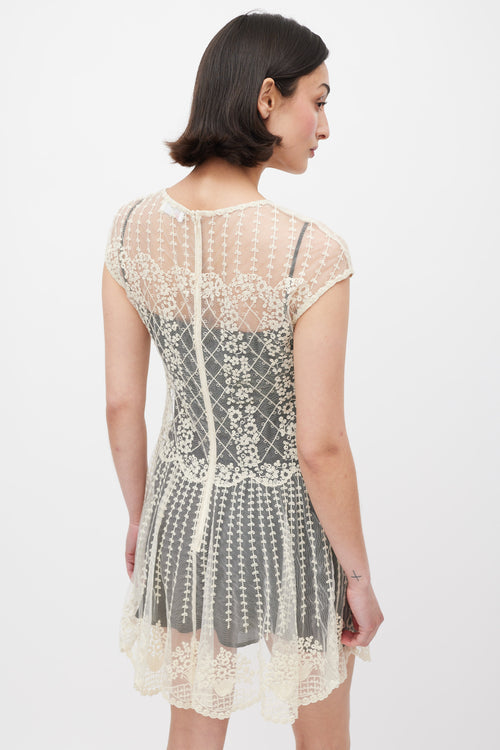 Red Valentino // White & Black Floral Lace Overlay Dress VSP Consignment Red Valentino // White & Black Floral Lace Overlay Dress VSP Consignment