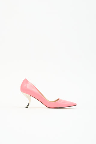 Roger Vivier Leather Comma Heel Pump