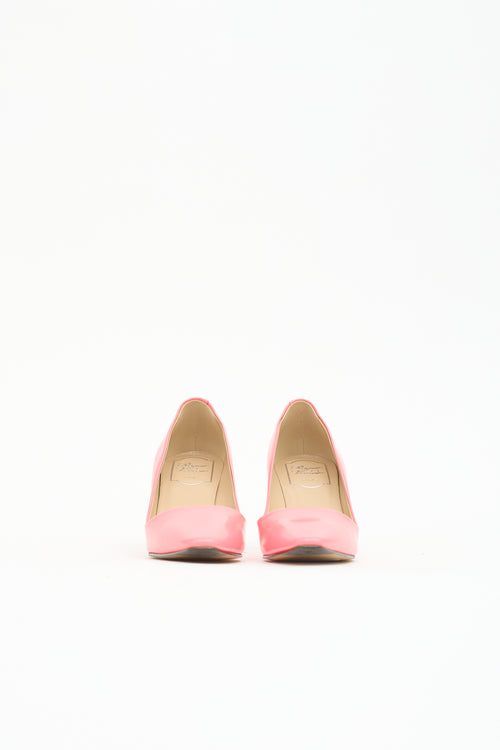 Roger Vivier Leather Comma Heel Pump