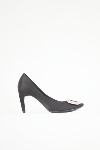 Roger Vivier Satin Belle De Nuit Pump