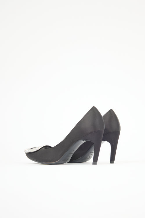 Roger Vivier Satin Belle De Nuit Pump
