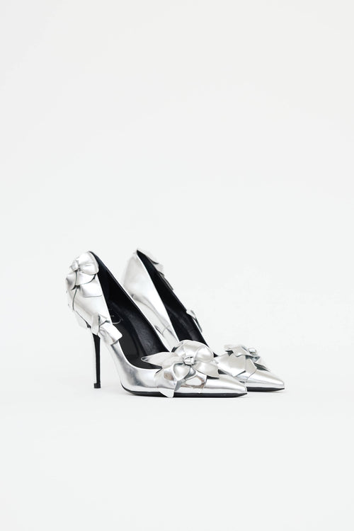 Roger Vivier Flower Embellished Pump