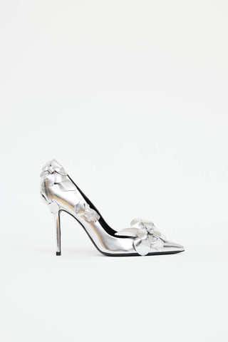 Roger Vivier Flower Embellished Pump