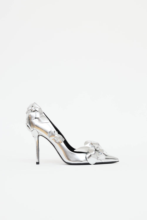 Roger Vivier Flower Embellished Pump