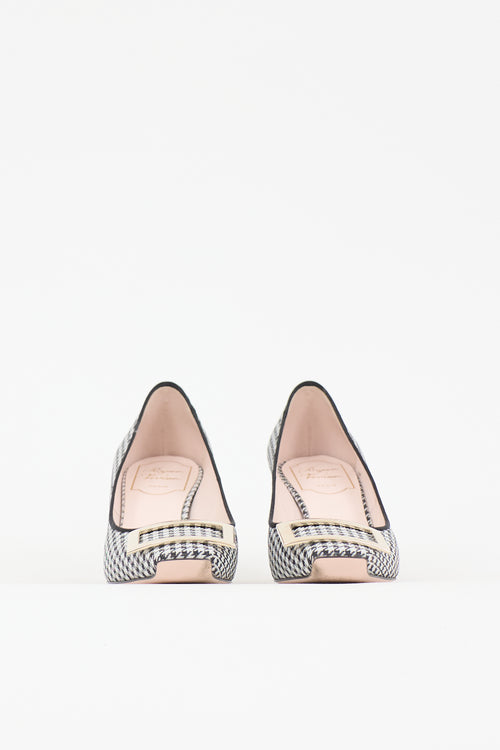 Roger Vivier Patterned Trompette Pump