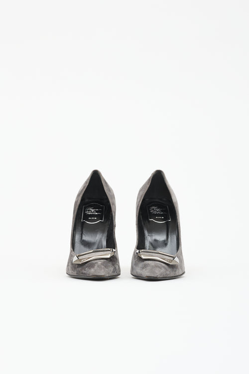 Roger Vivier Suede Belle Vivier Trompette Pump