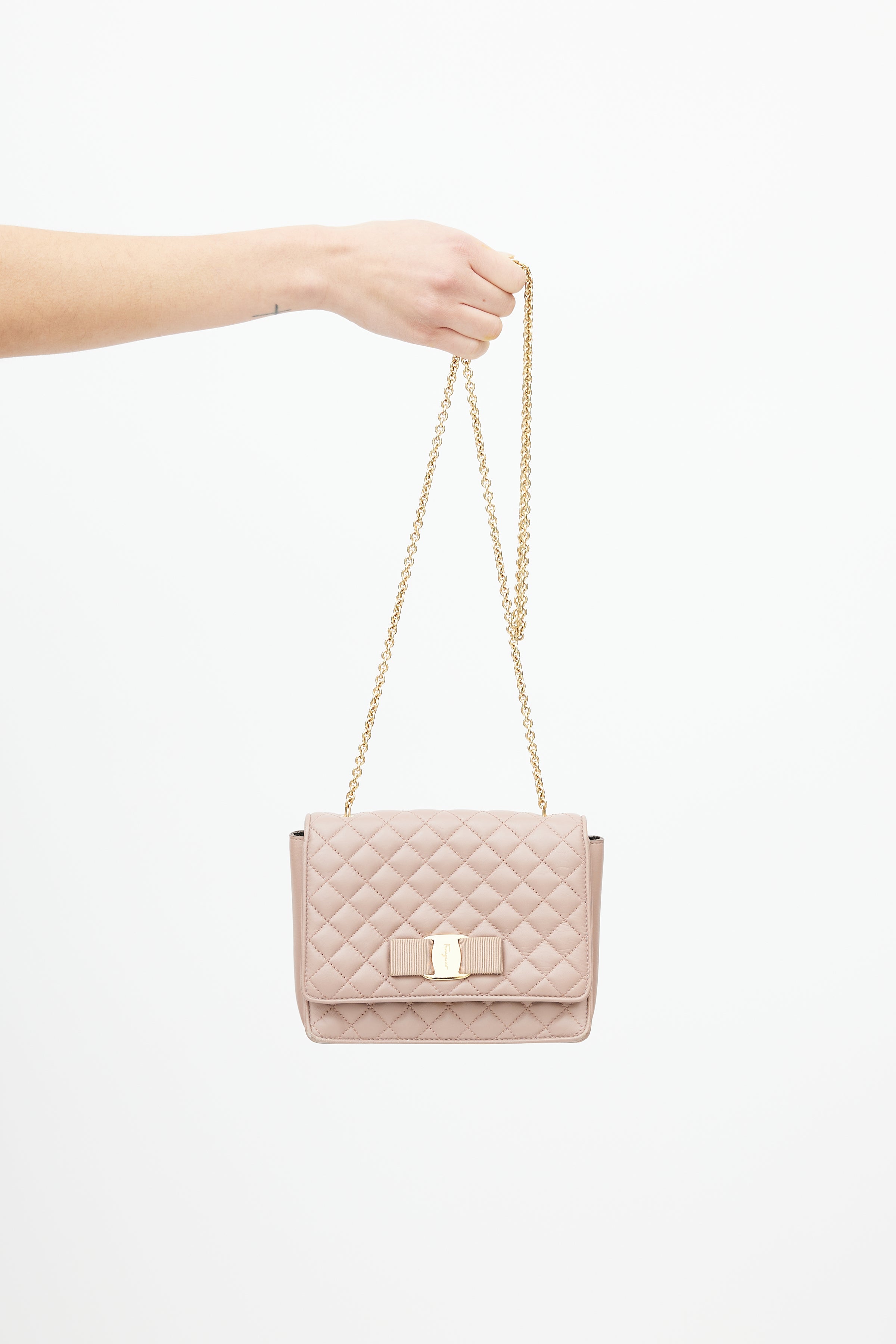 Ferragamo // Pink Vara Bow Quilted Bag – VSP Consignment