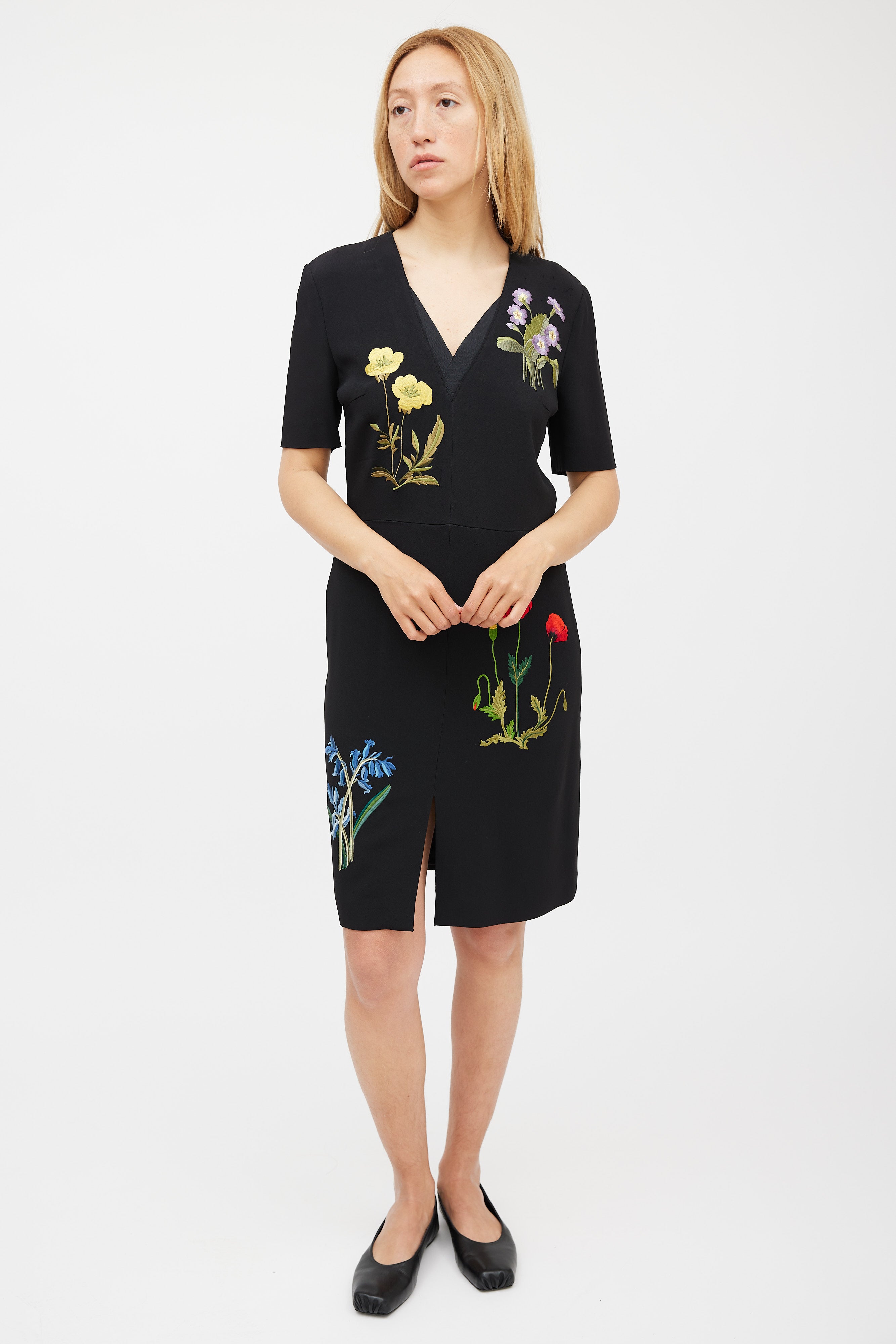 Stella McCartney // Black & Multicolour Floral Embroidered Dress VSP Consignment Stella McCartney // Black & Multicolour Floral Embroidered Dress VSP Consignment