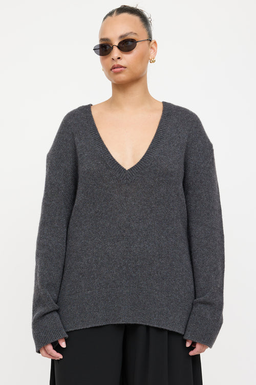 The Row Cashmere Knit V-Neck Sweater
