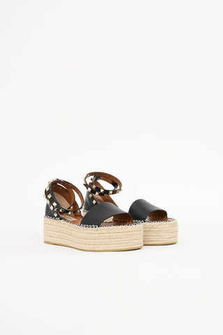 Rockstud Flatform Sandal
