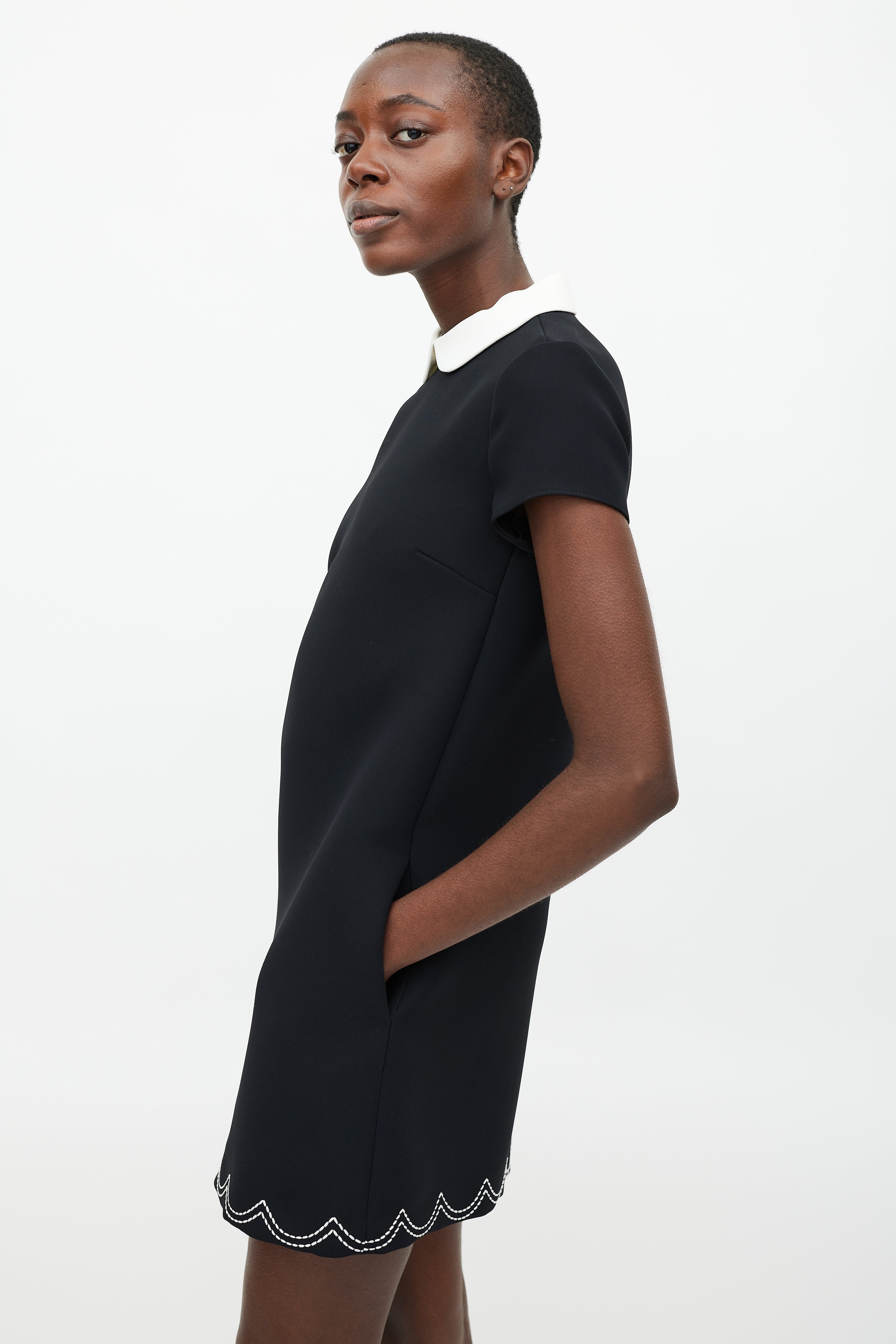 Valentino // Black & White Round Collar Dress VSP Consignment Valentino // Black & White Round Collar Dress VSP Consignment