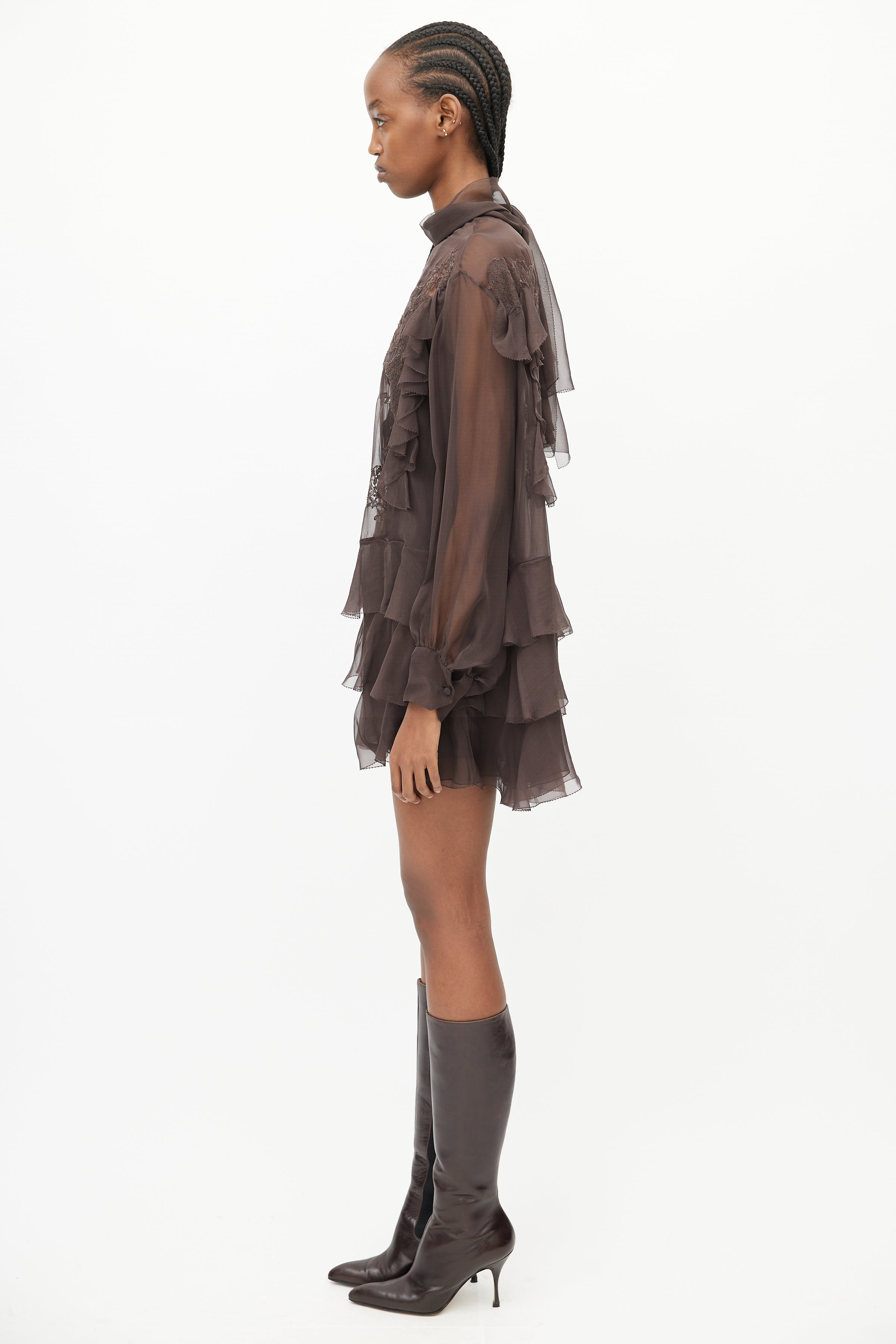 valentino sheer lace dress A nod to elegance. This 1900s Valentino gown features delicate sheer lace and a striking geometric neckline...making structure feel effortless. . . . #TBT #Valentino1900s #SolstissLace #hautecouture #runwayfashion
