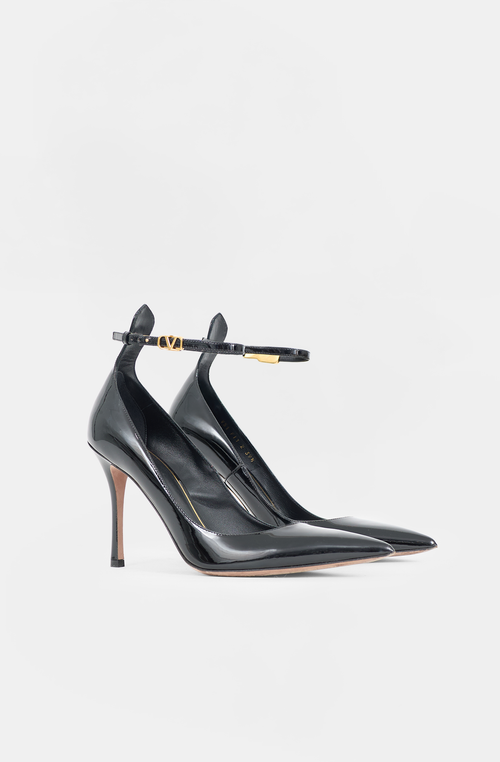 Valentino Patent Tan-Go VLogo Pump