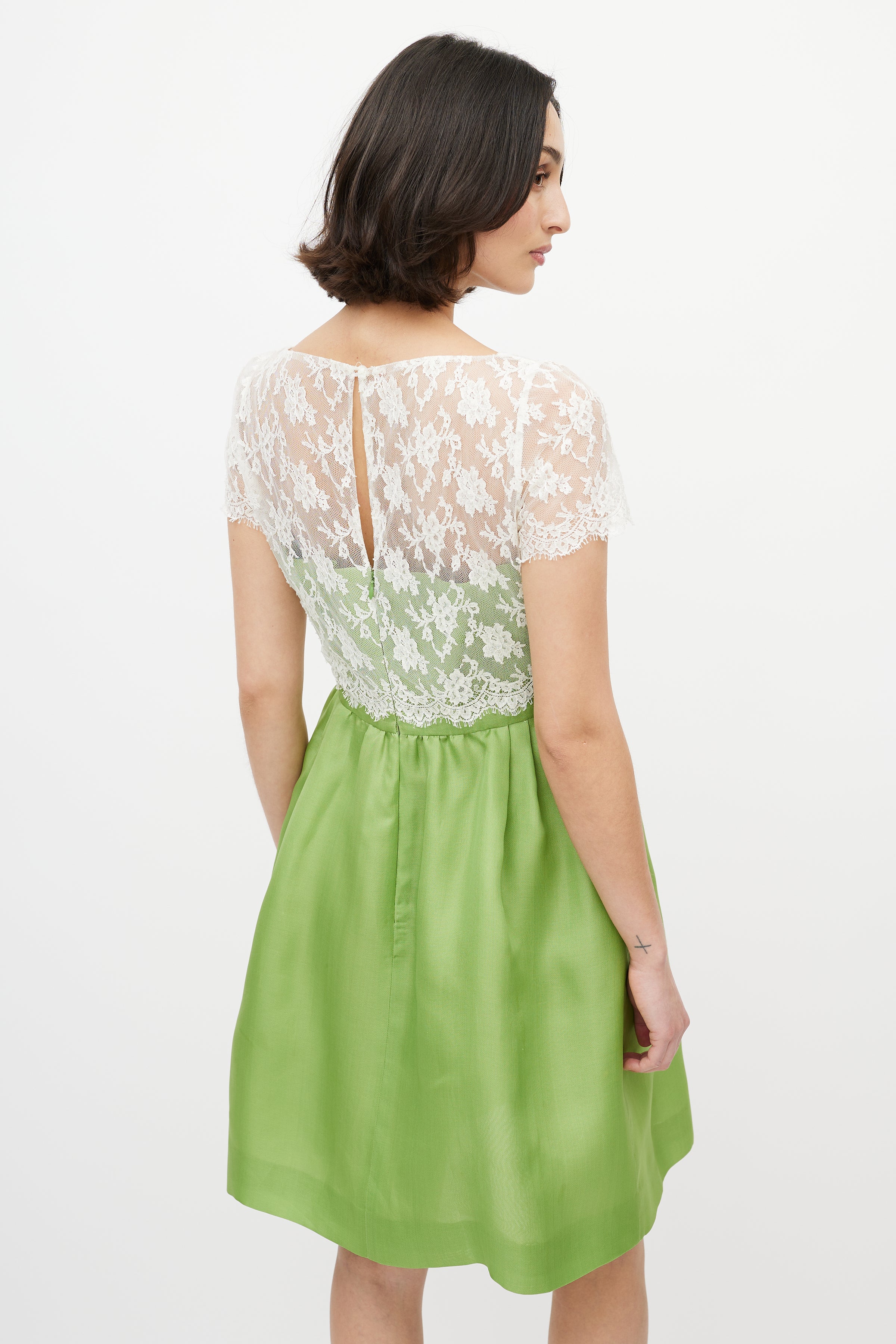 Valentino // White Lace & Green Silk Dress VSP Consignment Valentino // White Lace & Green Silk Dress VSP Consignment