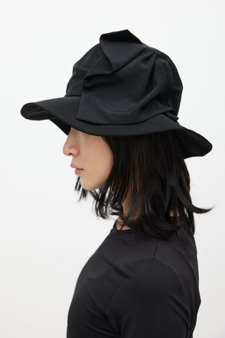 Y's Black Ruffled Hat