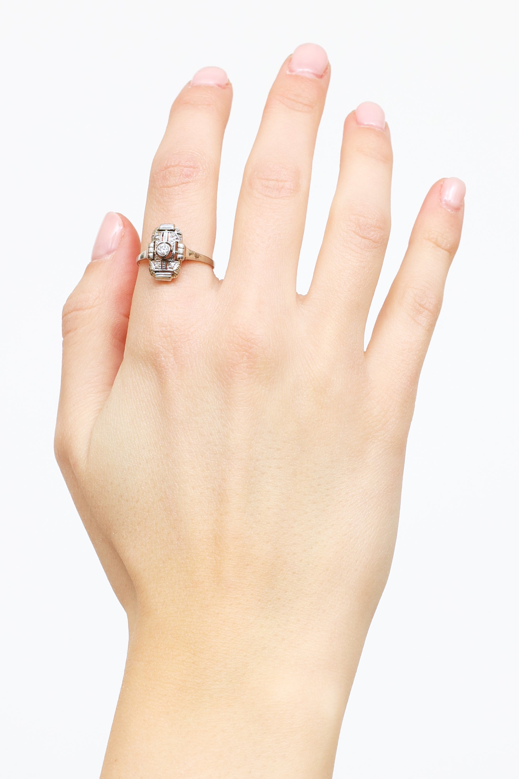 Fine Jewelry // 18K White Gold Art Deco Ring – Vsp Consignment