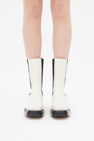 Bottega Veneta White & Black Leather The Lean Chelsea Boot