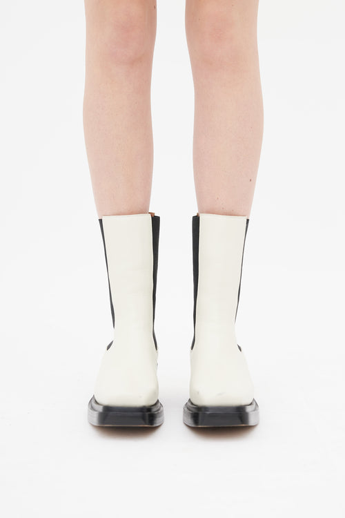 Bottega Veneta White & Black Leather The Lean Chelsea Boot