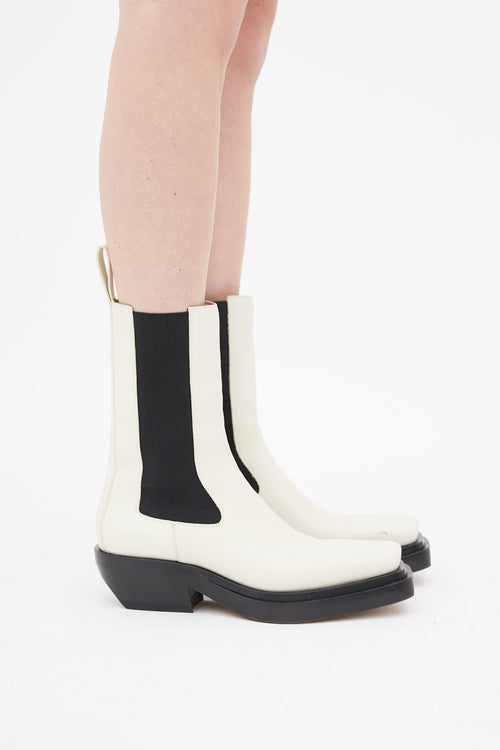 Bottega Veneta White & Black Leather The Lean Chelsea Boot