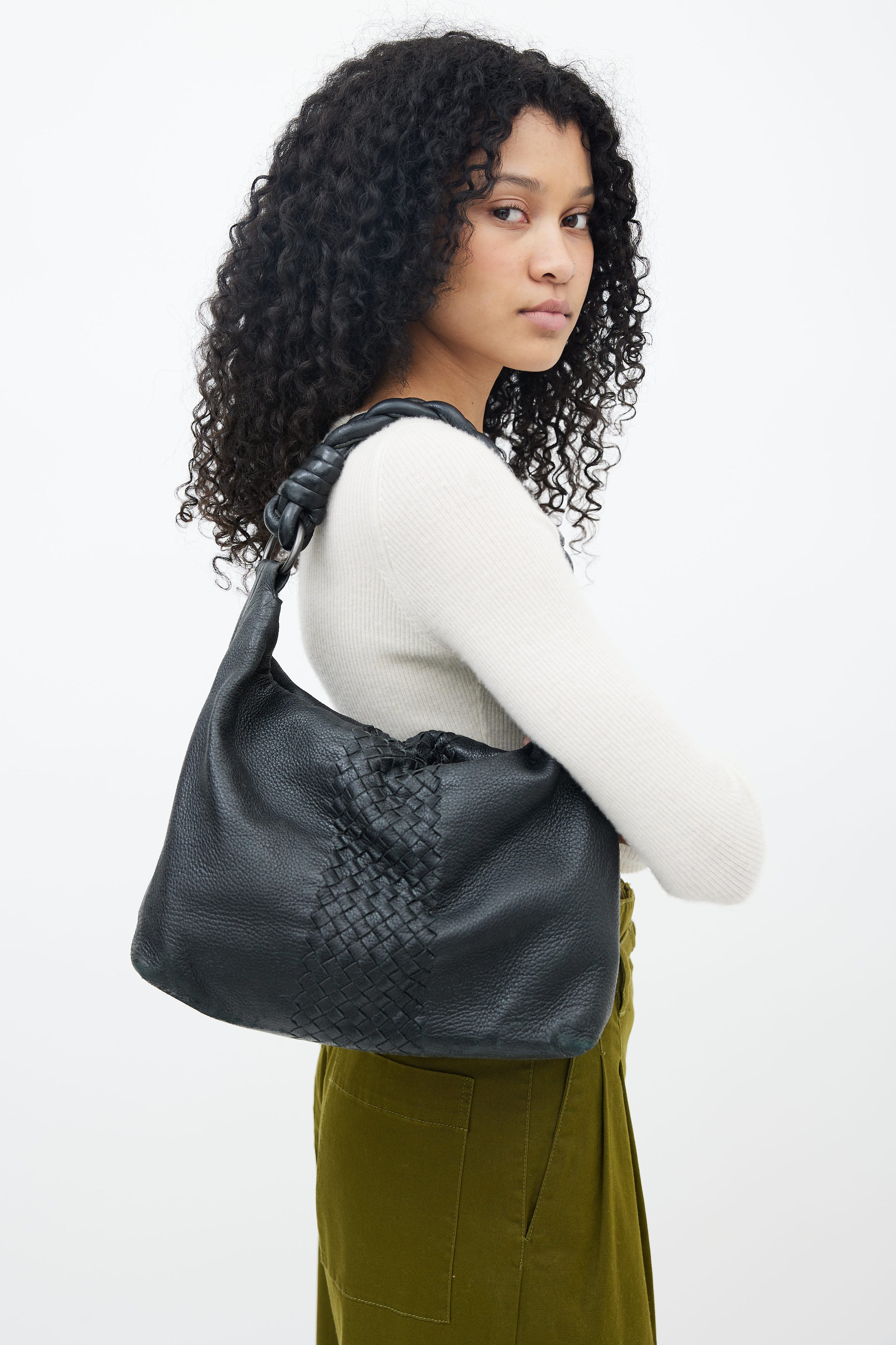 Bottega black Intrecciato shoulder bag - AGL2172 – LuxuryPromise