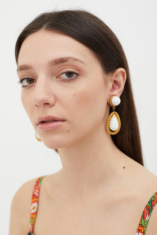 Carole Tanenbaum Vintage for VSP Gold & White 1950 Unsigned Drop Earrings