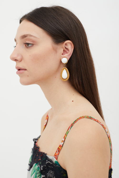 Carole Tanenbaum Vintage for VSP Gold & White 1950 Unsigned Drop Earrings