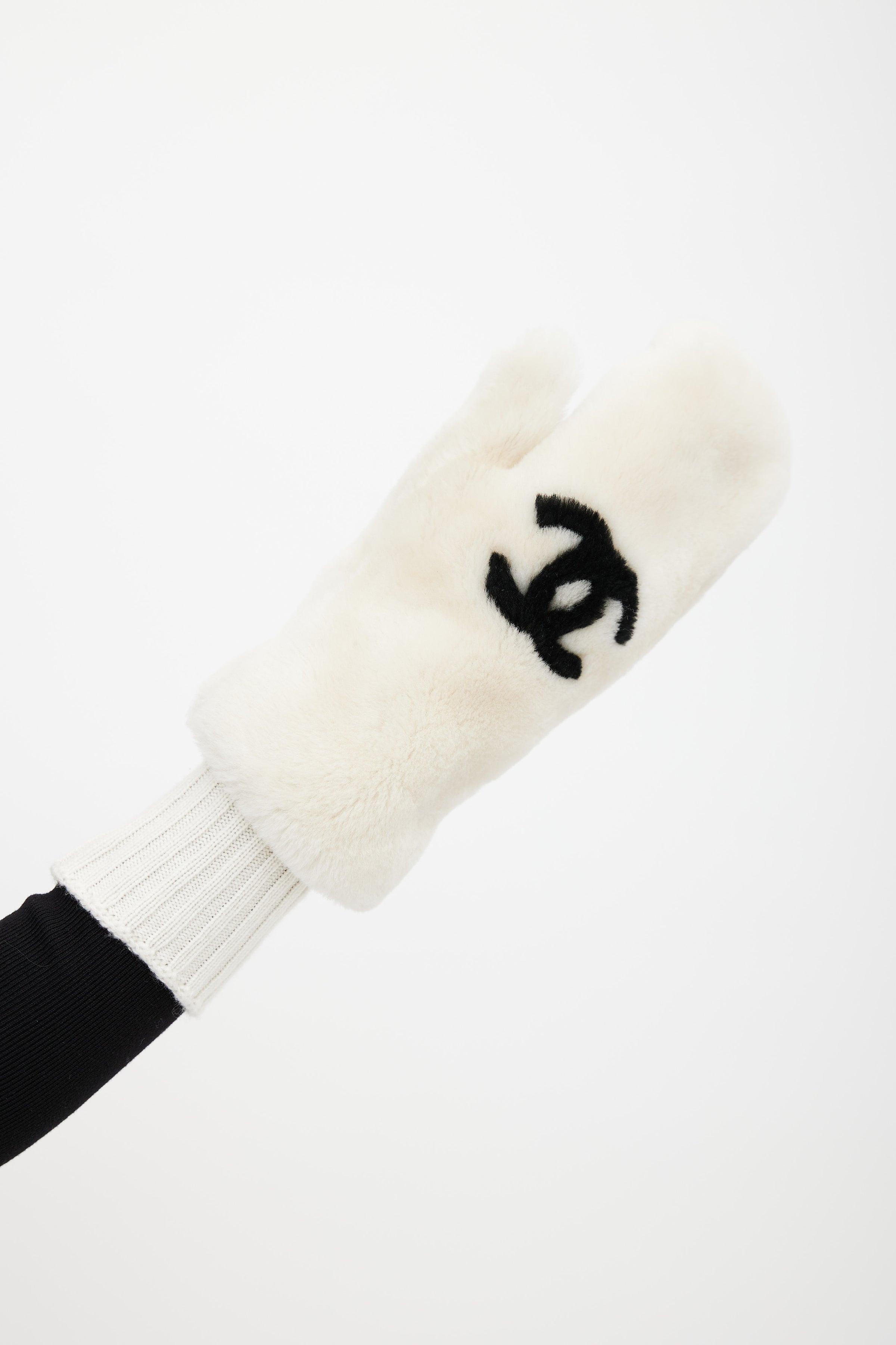 Chanel // Cream & Black Fur Logo Mittens – VSP Consignment