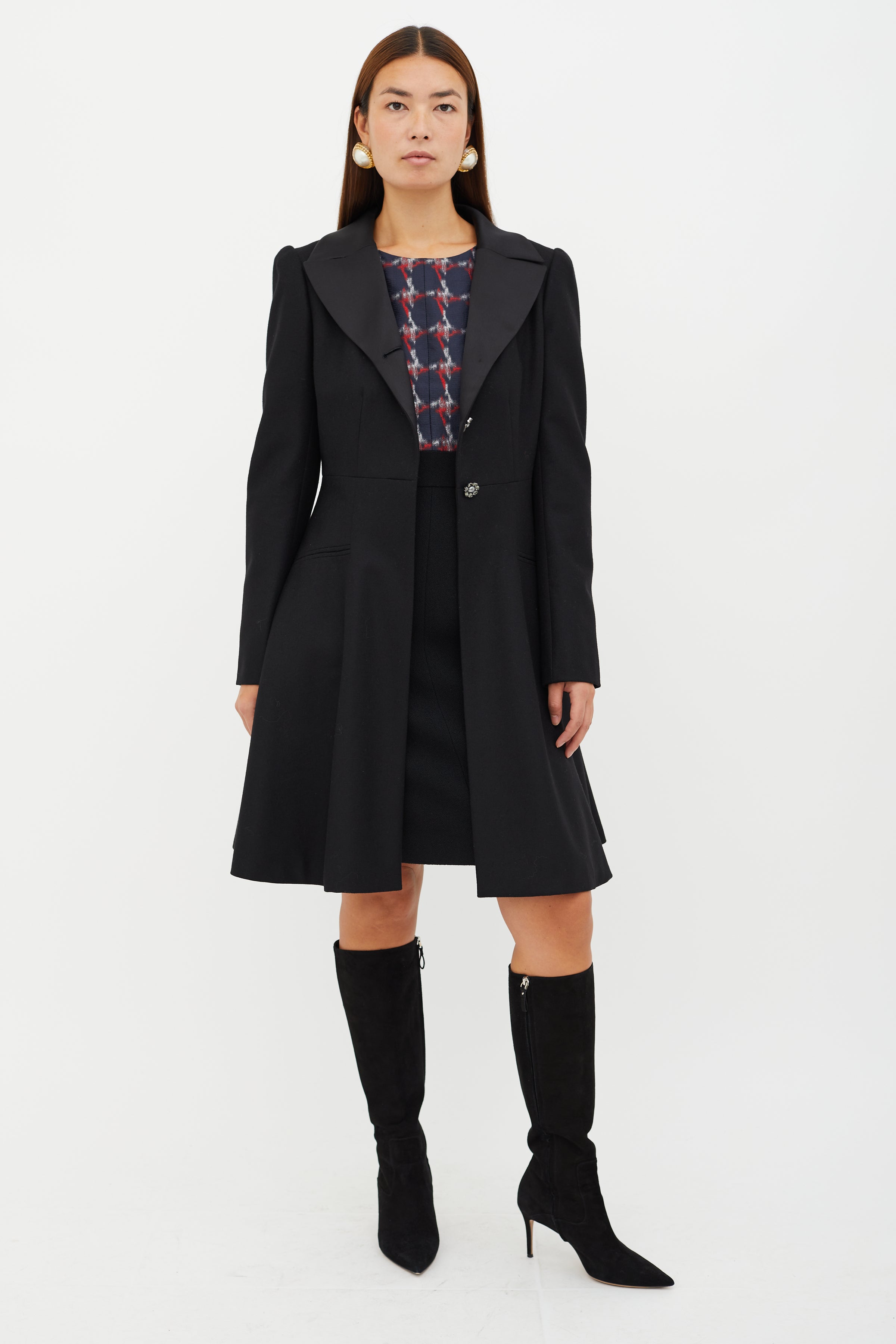 Chanel Black Wool Blend Blazer Jacket Size 44 - Yoogi's Closet