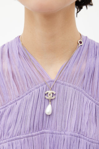 Chanel Gold Autumn 2020 Interlock CC Charm & Pearl Drop Necklace