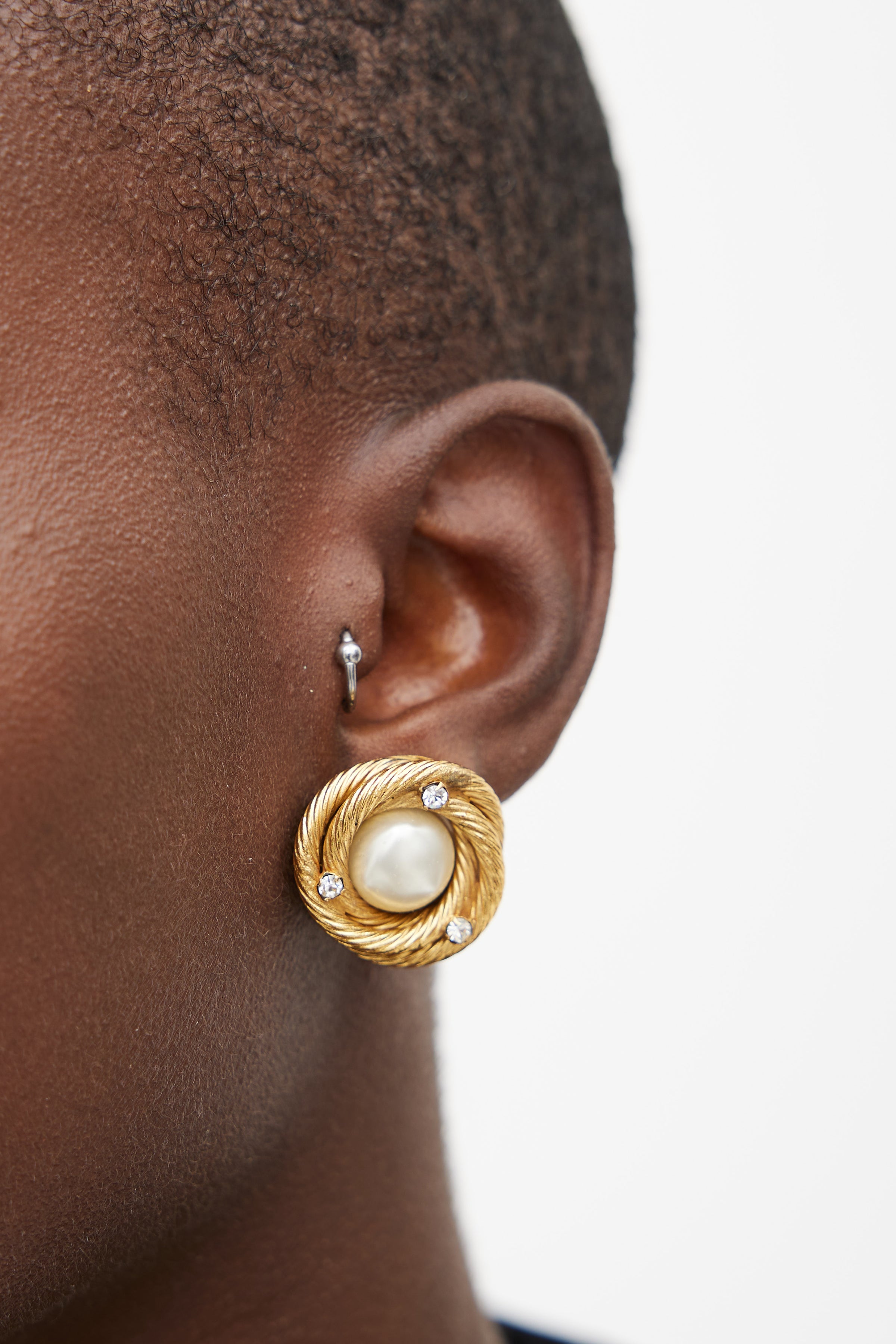 chanel pearl earrings for women