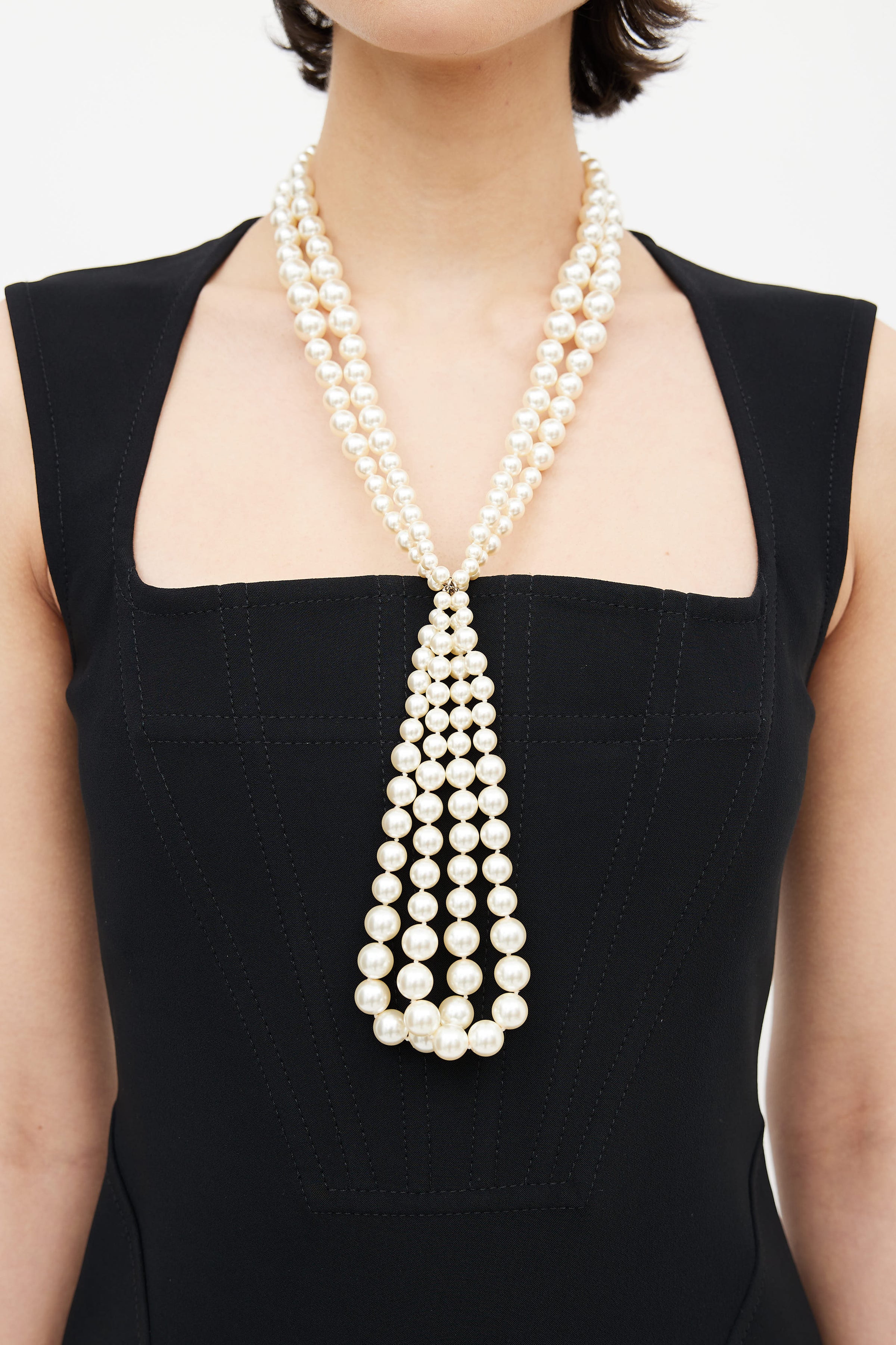 faux coco chanel pearl necklace