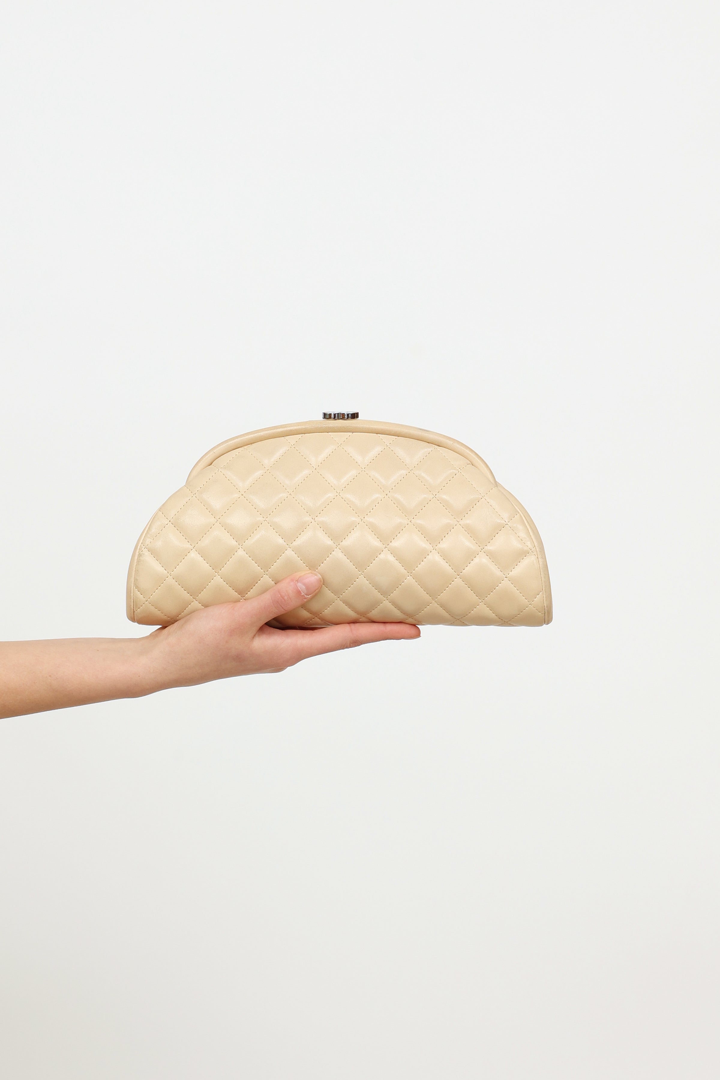 Chanel // Beige Quilted Leather Clutch – VSP Consignment