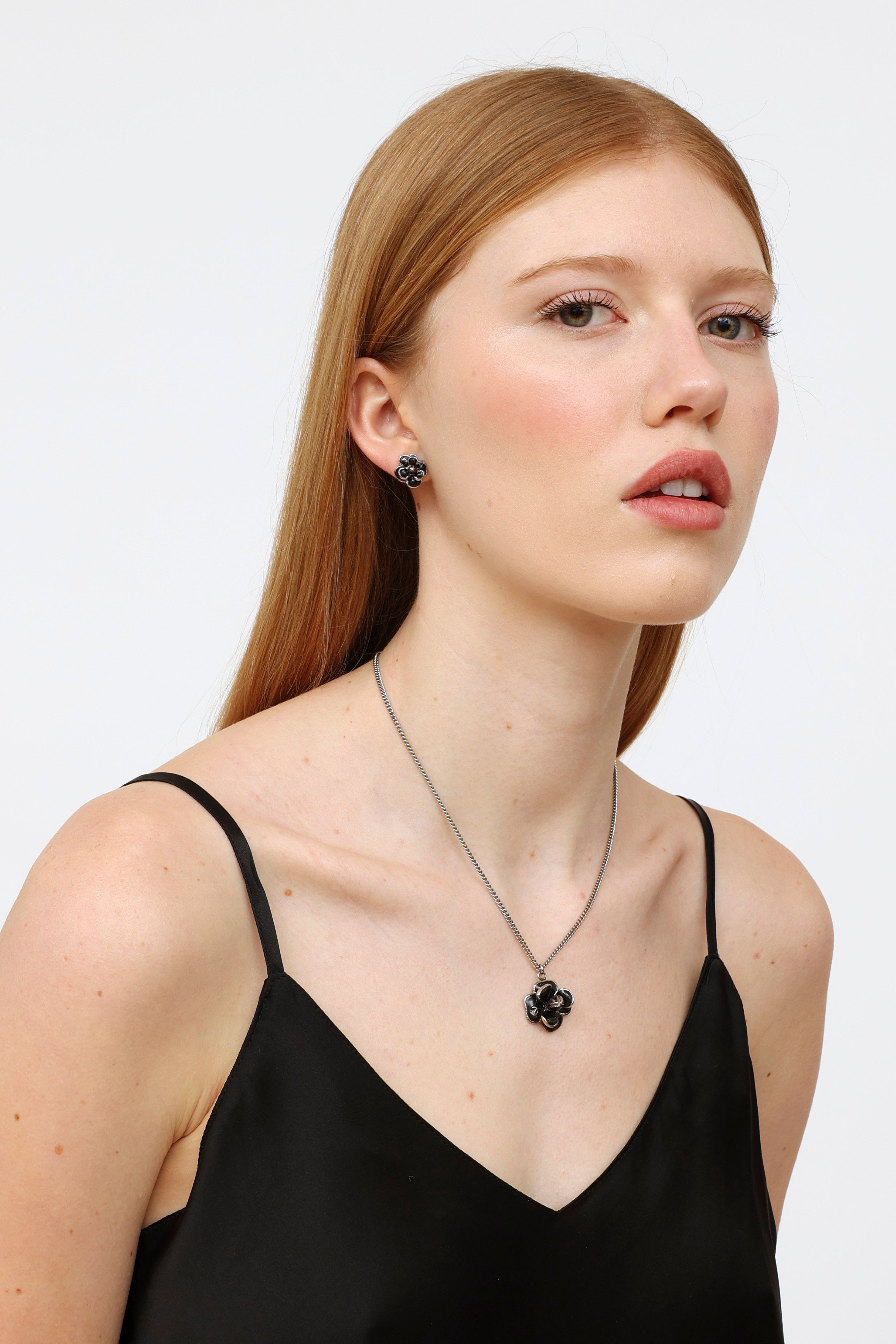 Chanel // 09A Black Enamel Camellia Necklace – VSP Consignment